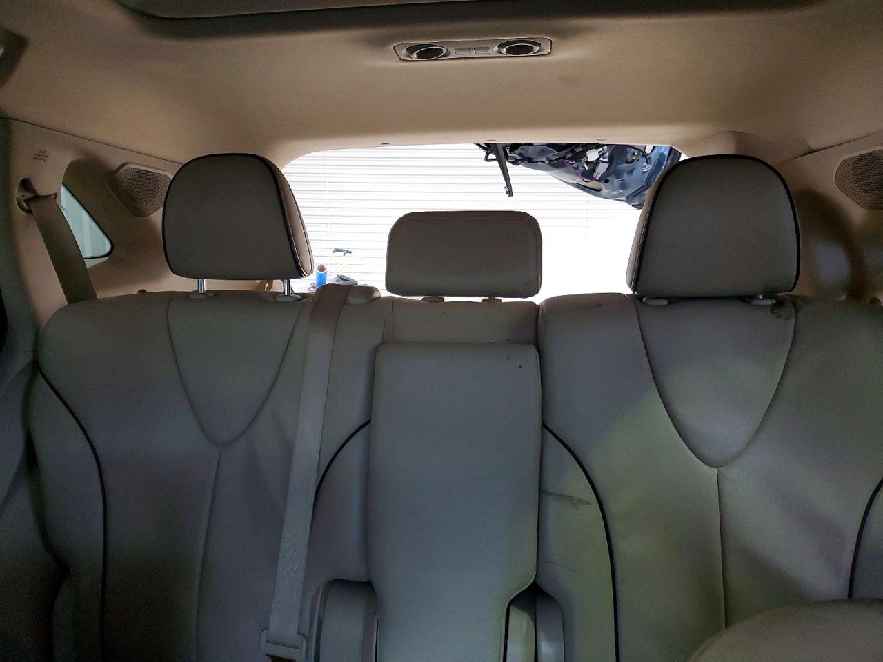 2011 TOYOTA VENZA photo 10
