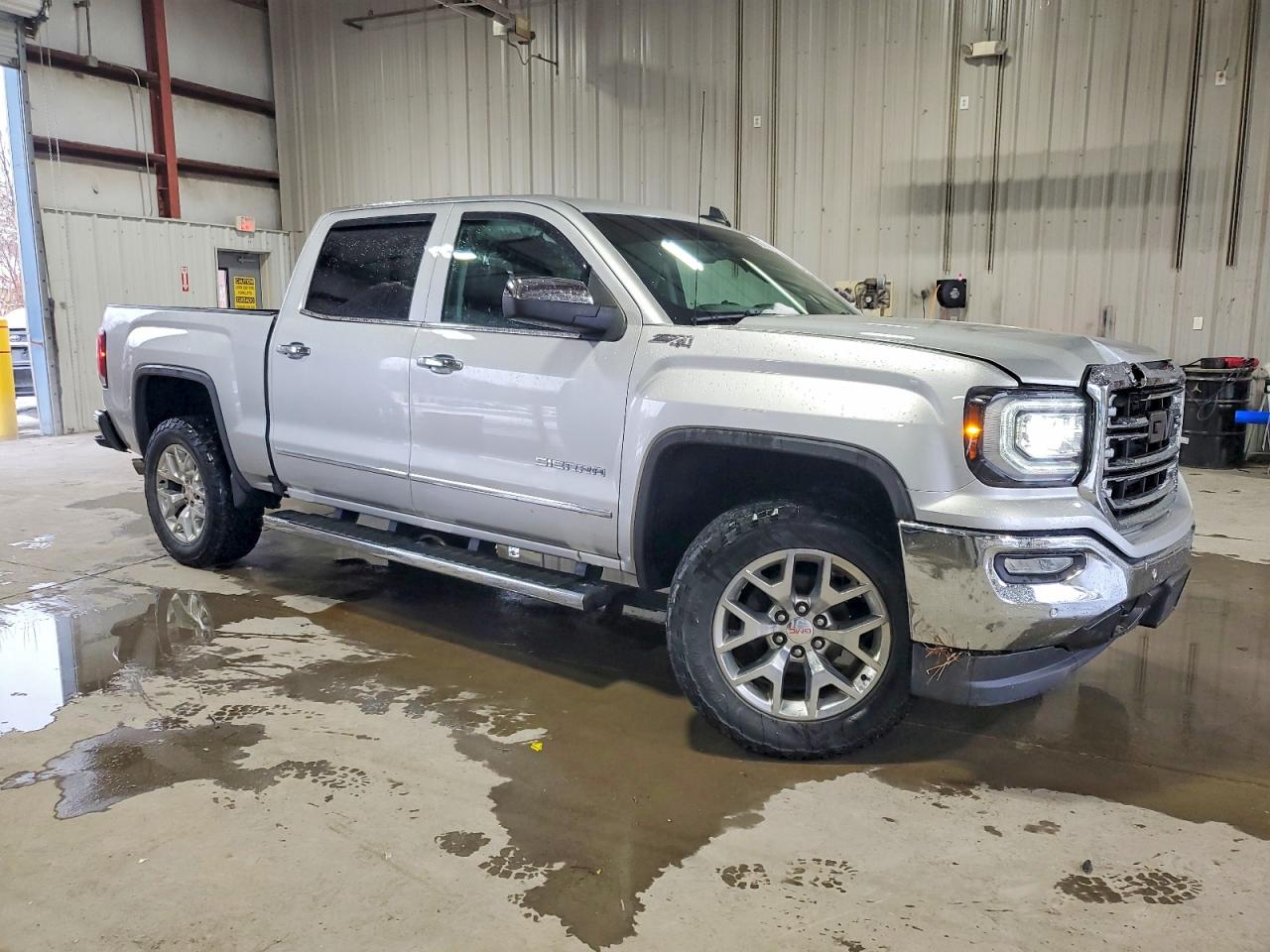 2017 GMC SIERRA K1500 SLT photo 4