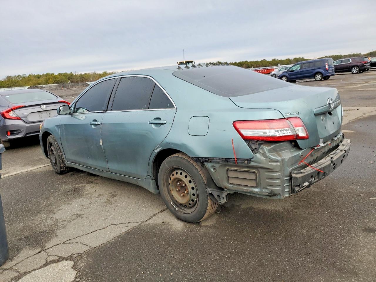 2011 TOYOTA CAMRY BASE photo 2