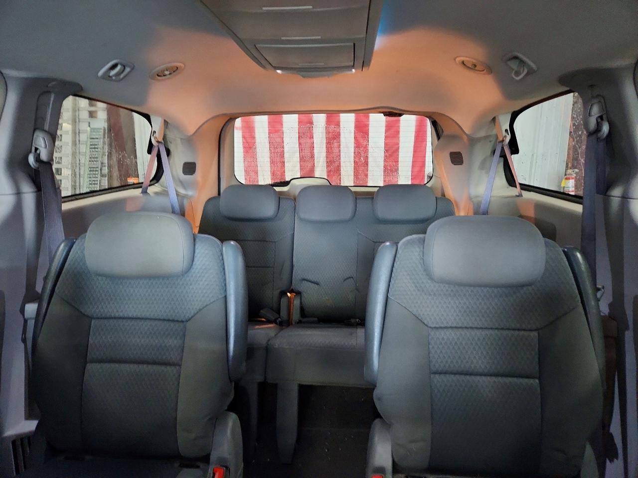 2010 CHRYSLER TOWN & COUNTRY TOURING photo 10
