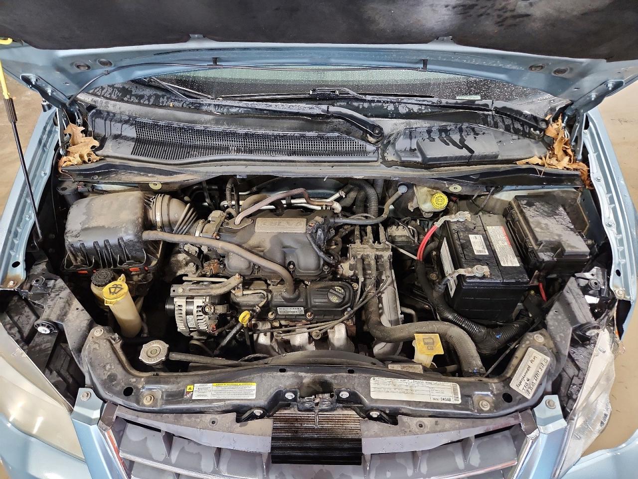 2010 CHRYSLER TOWN & COUNTRY TOURING photo 12