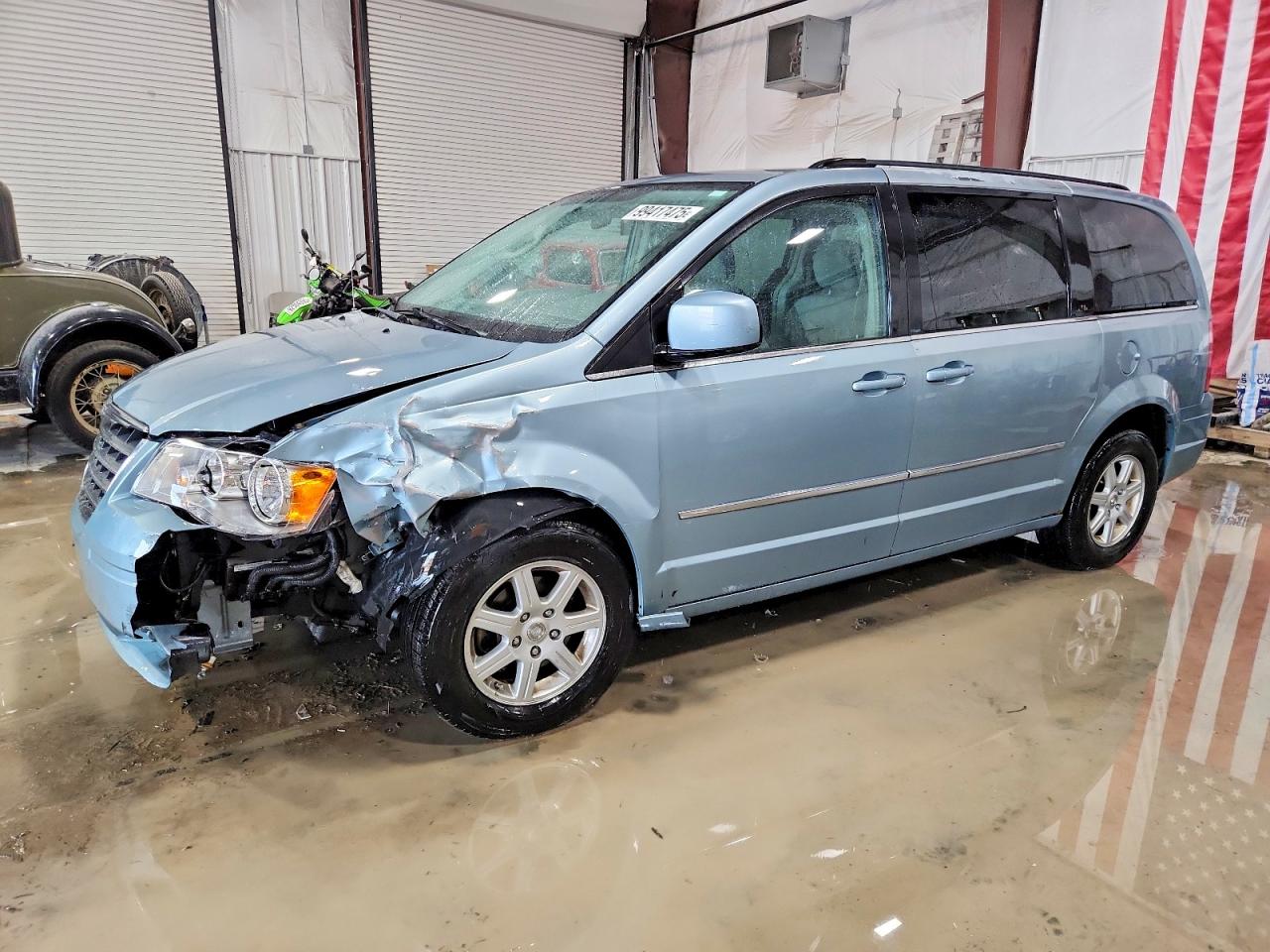 2010 CHRYSLER TOWN & COUNTRY