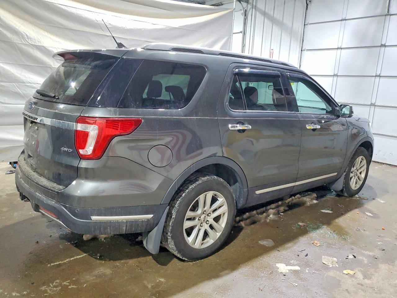 2019 FORD EXPLORER XLT photo 5