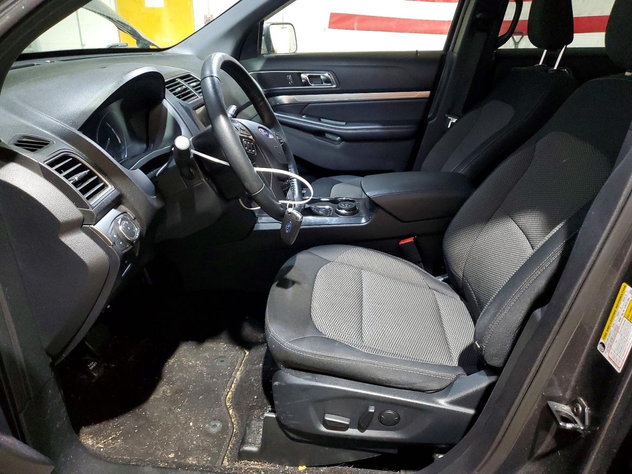 2019 FORD EXPLORER XLT photo 13