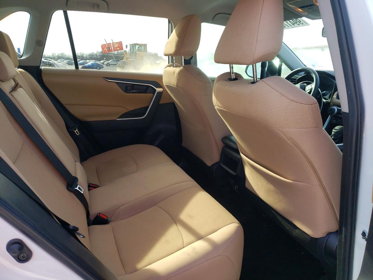 2019 TOYOTA RAV4 LE photo 31