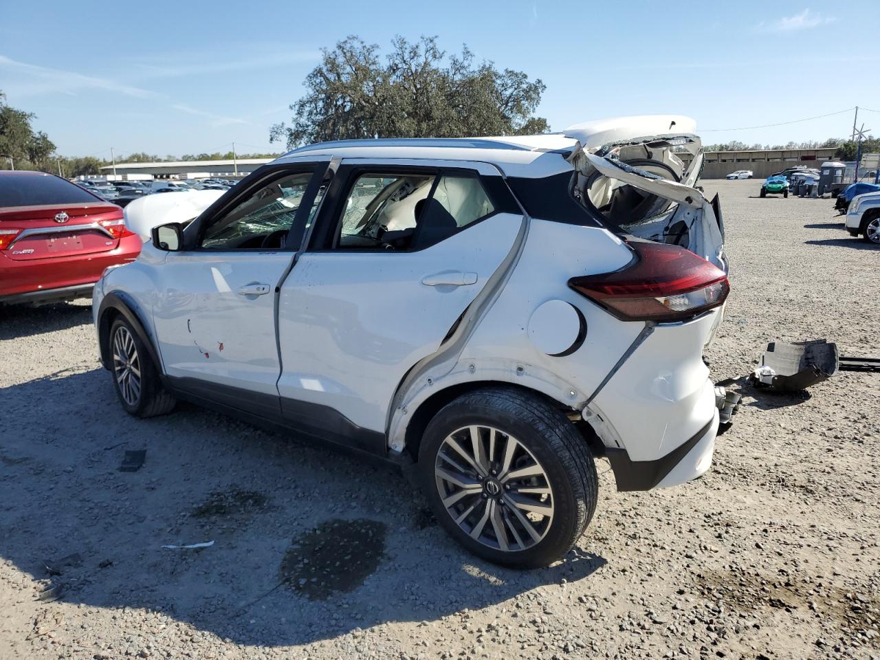 2021 NISSAN KICKS SV photo 3