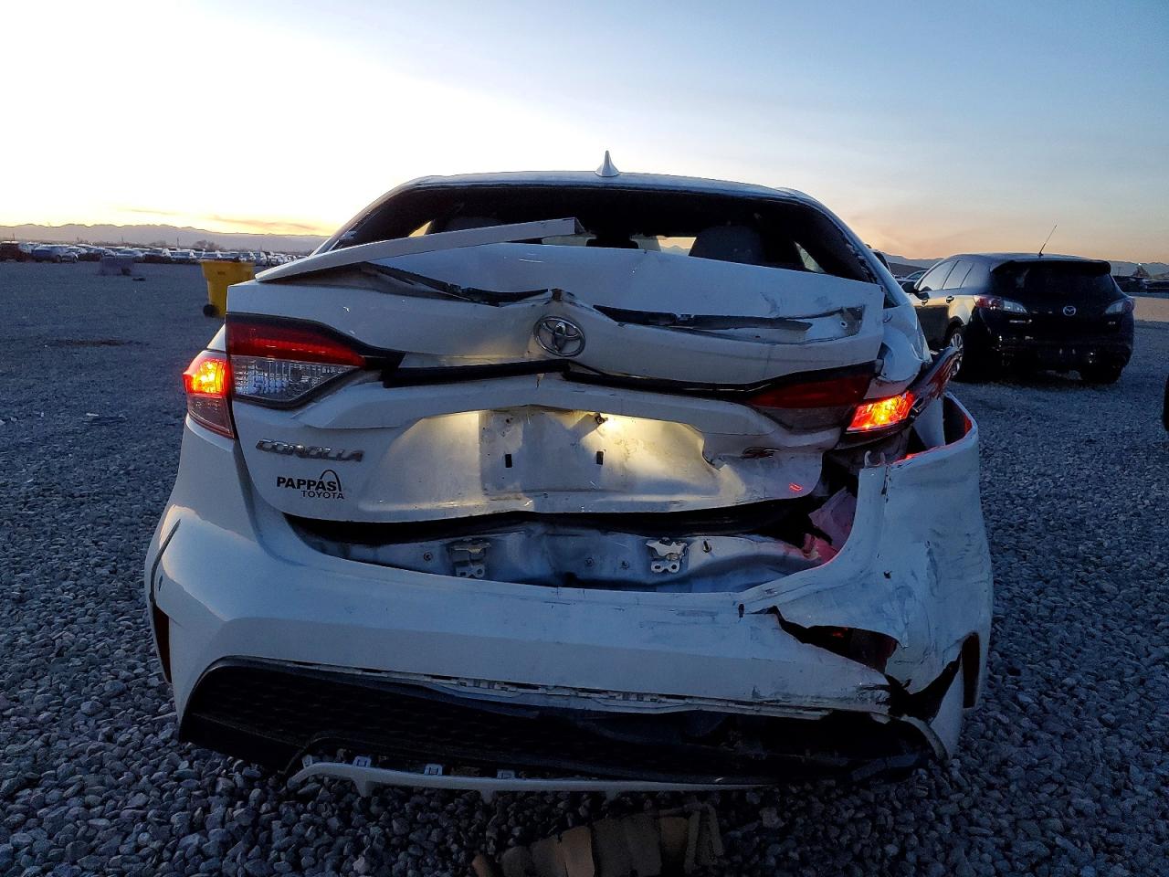 2020 TOYOTA COROLLA SE photo 6