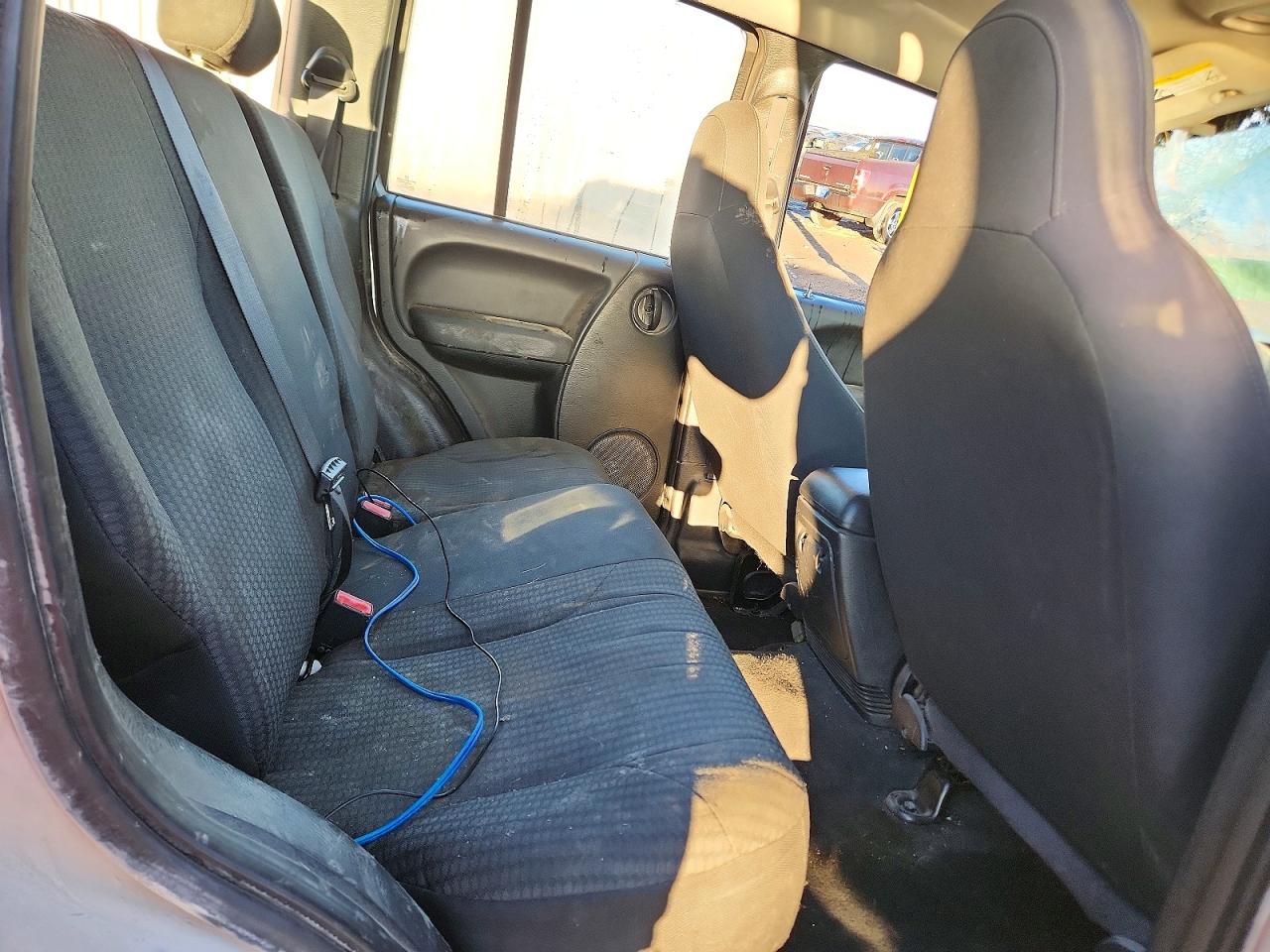 2003 JEEP LIBERTY SPORT photo 11