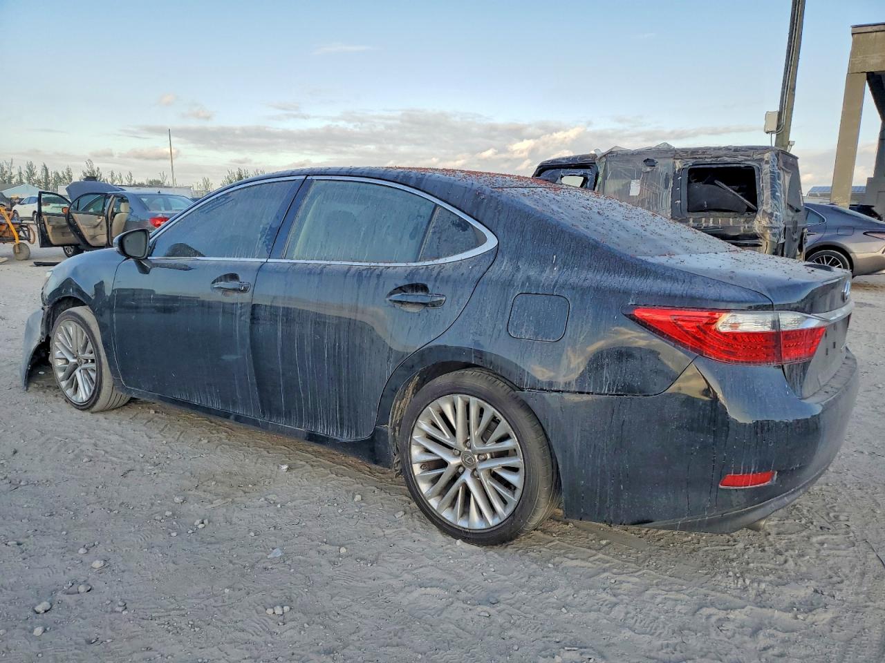 2013 LEXUS ES 350 photo 2