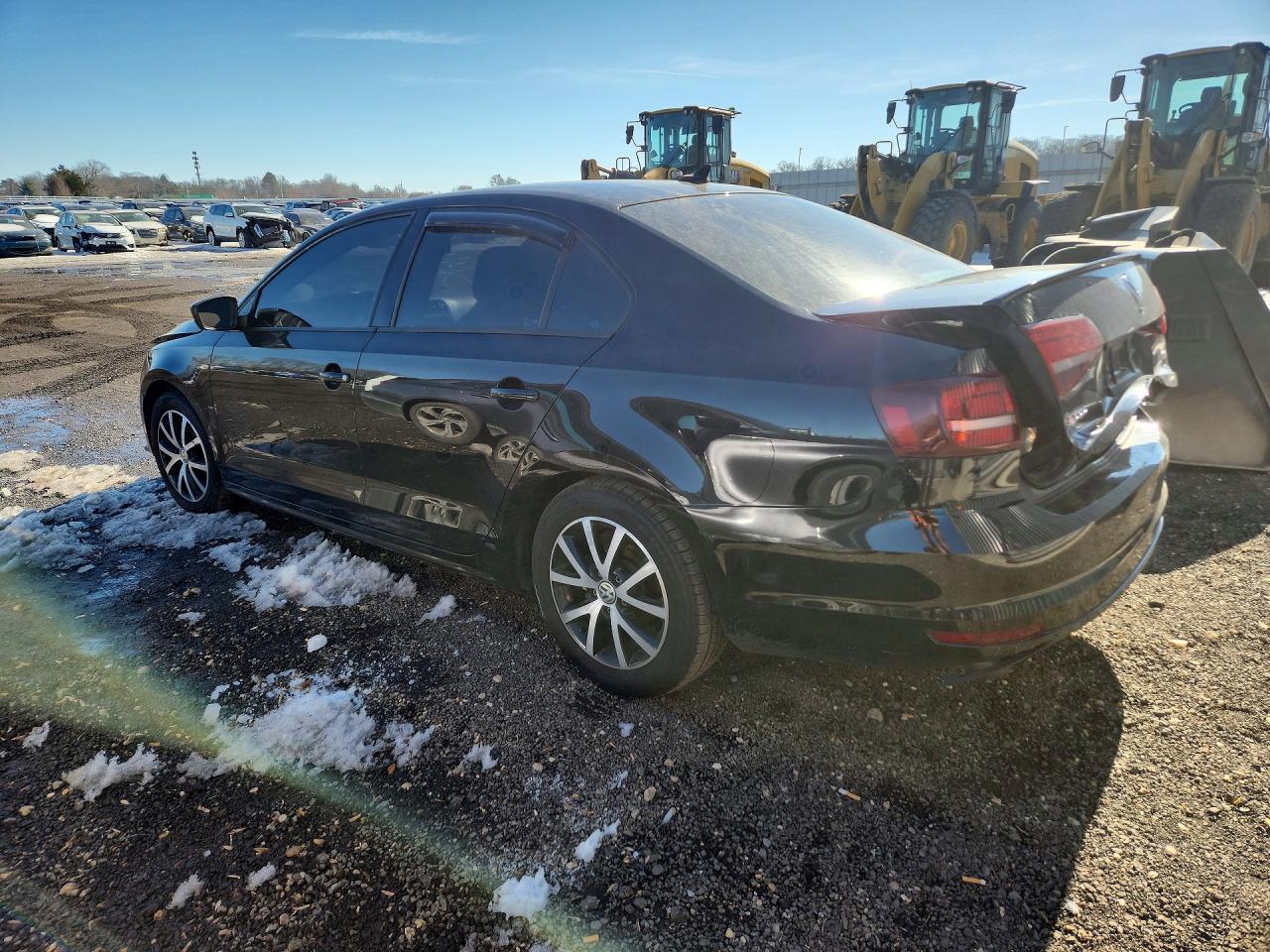 2016 VOLKSWAGEN JETTA SPORT photo 2