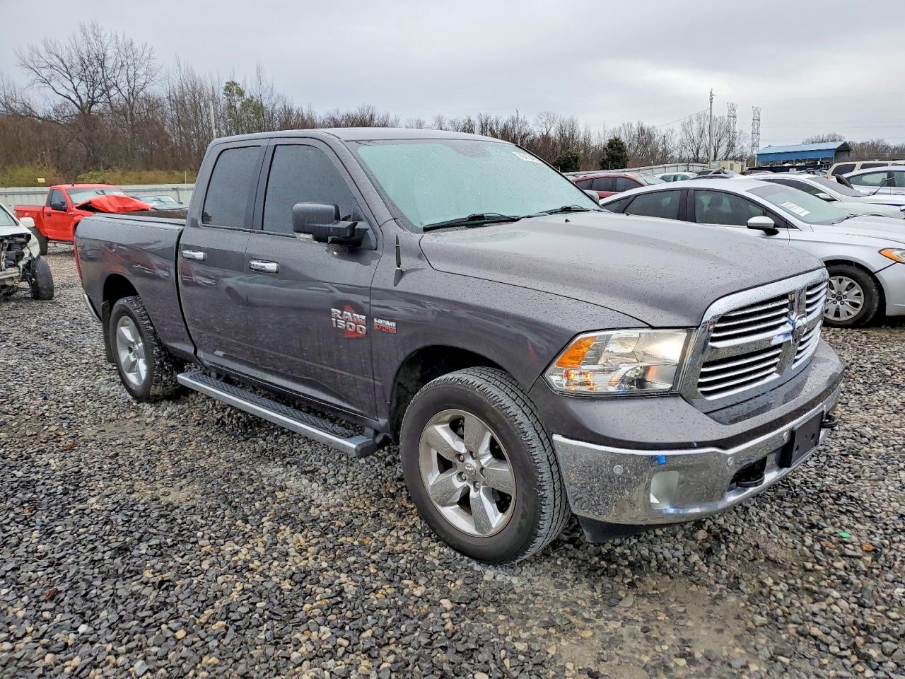 2017 RAM 1500 SLT photo 4