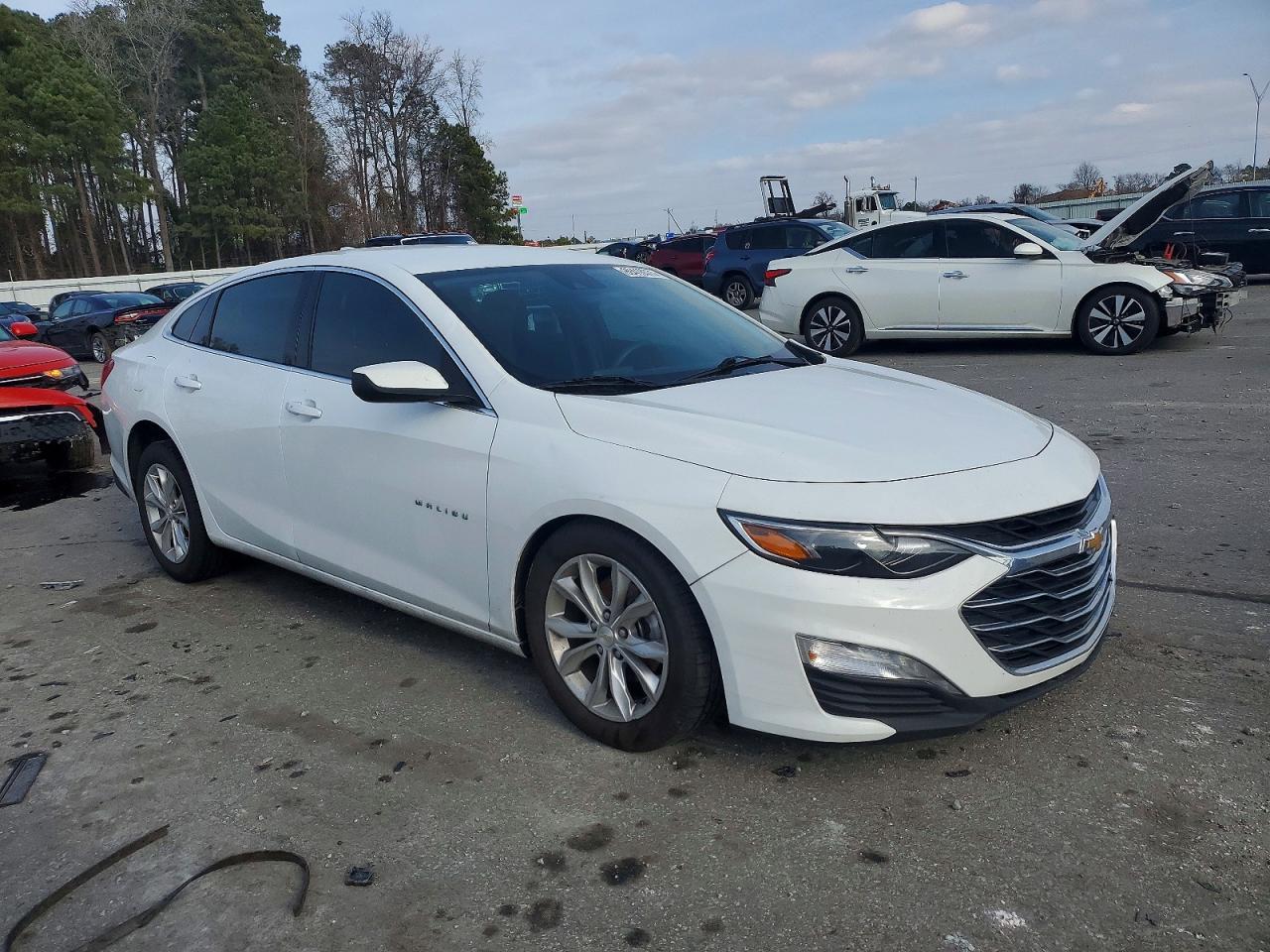 2023 CHEVROLET MALIBU LT photo 4