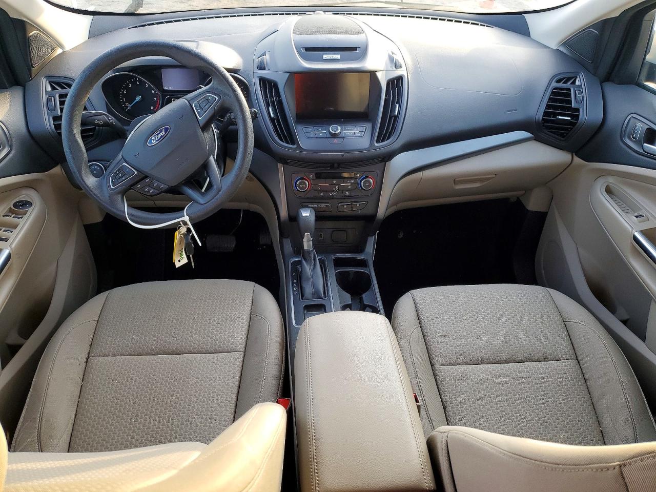 2017 FORD ESCAPE SE photo 8
