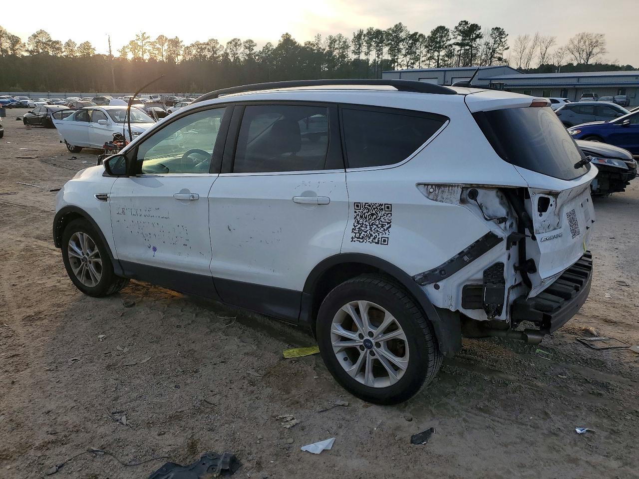 2017 FORD ESCAPE SE photo 2