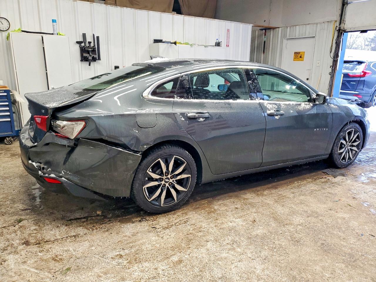 2018 CHEVROLET MALIBU LT photo 3
