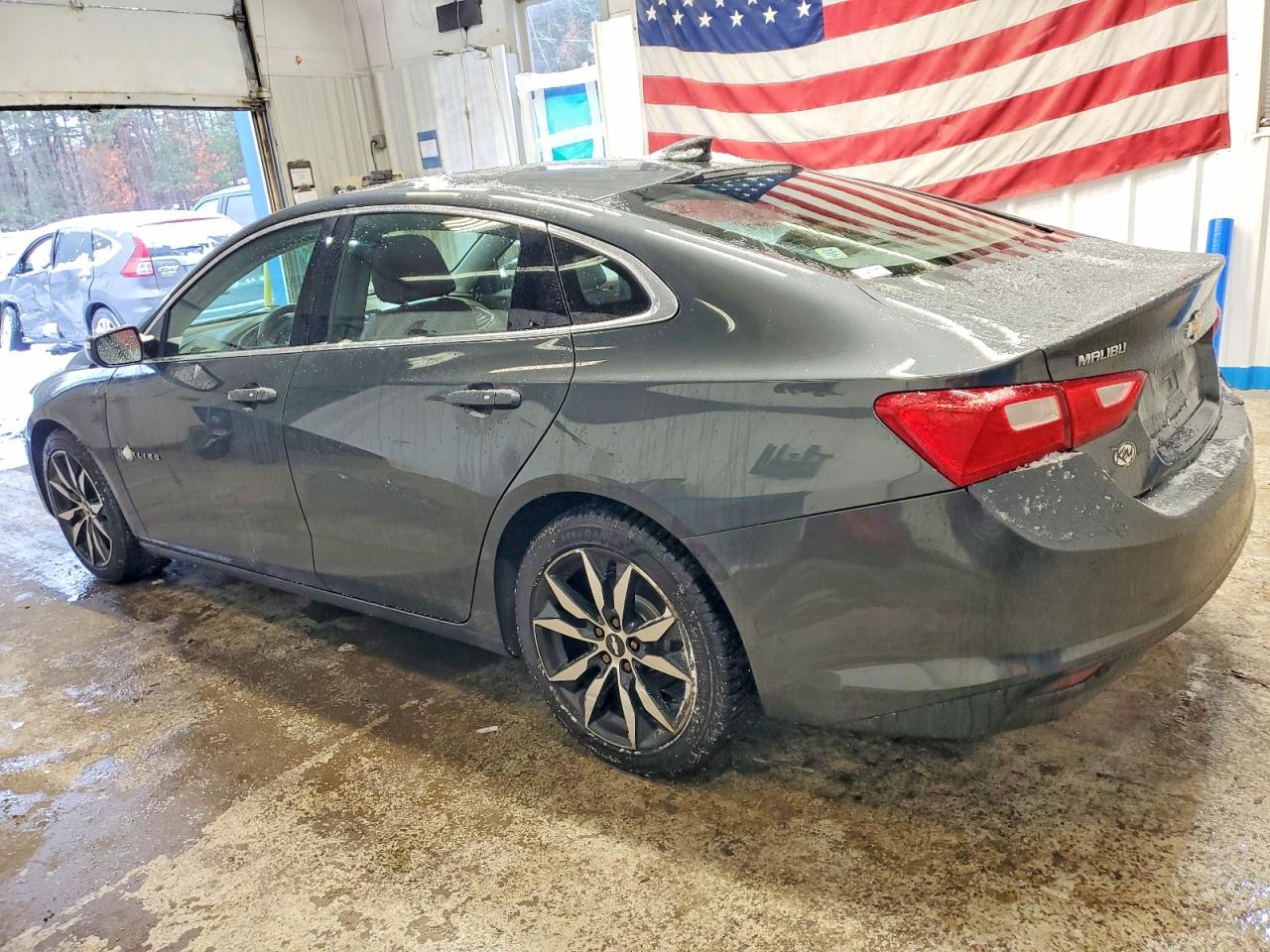 2018 CHEVROLET MALIBU LT photo 2