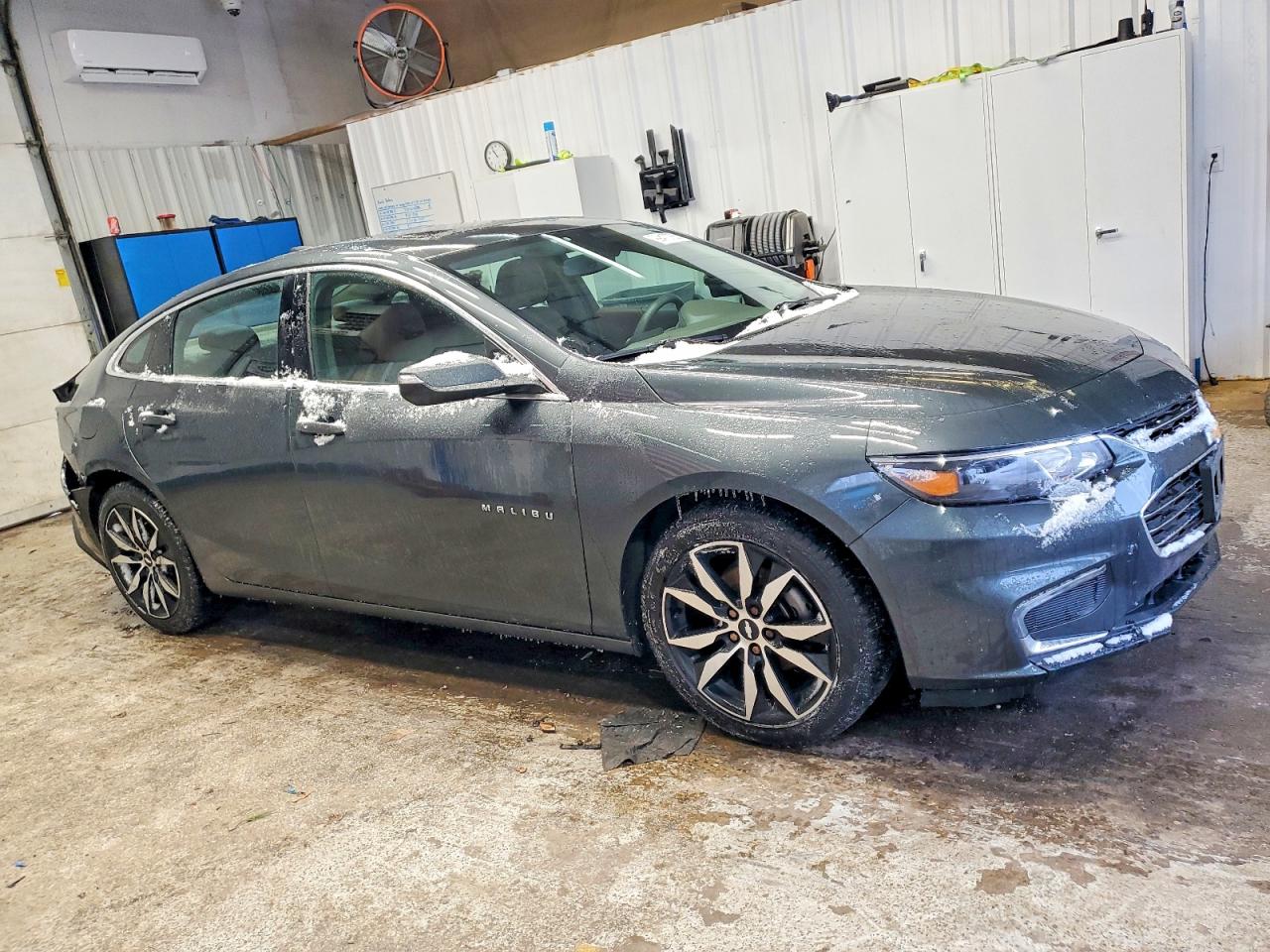 2018 CHEVROLET MALIBU LT photo 4