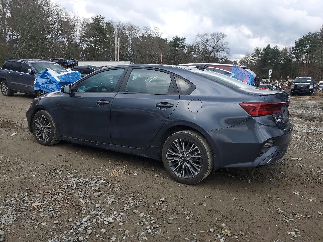 2023 KIA FORTE photo 2