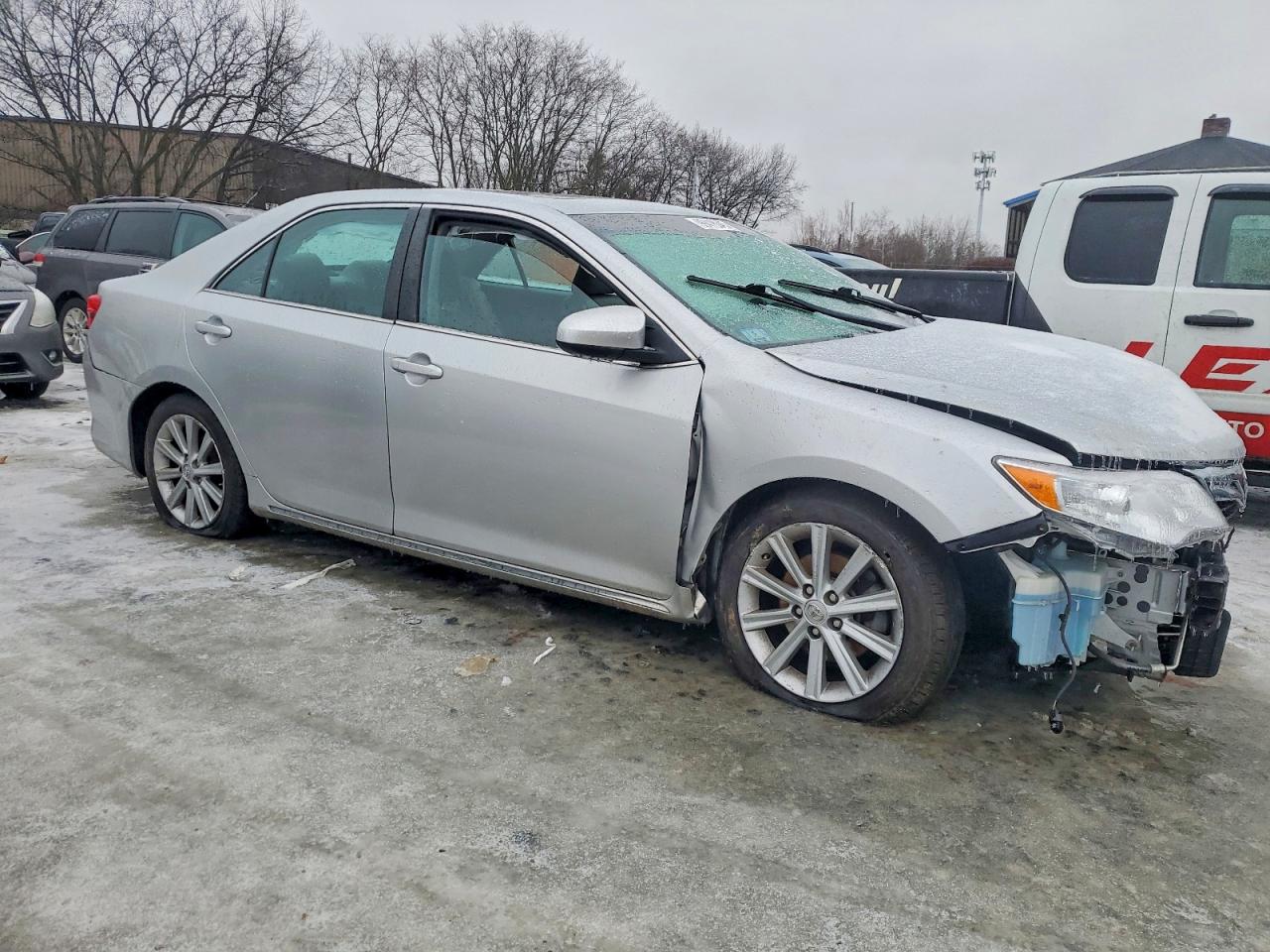2014 TOYOTA CAMRY L photo 4