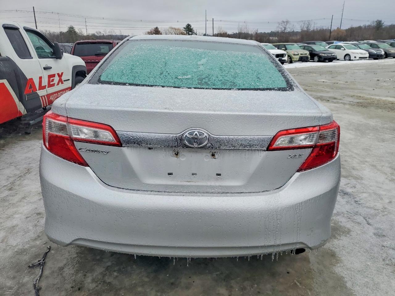 2014 TOYOTA CAMRY L photo 6