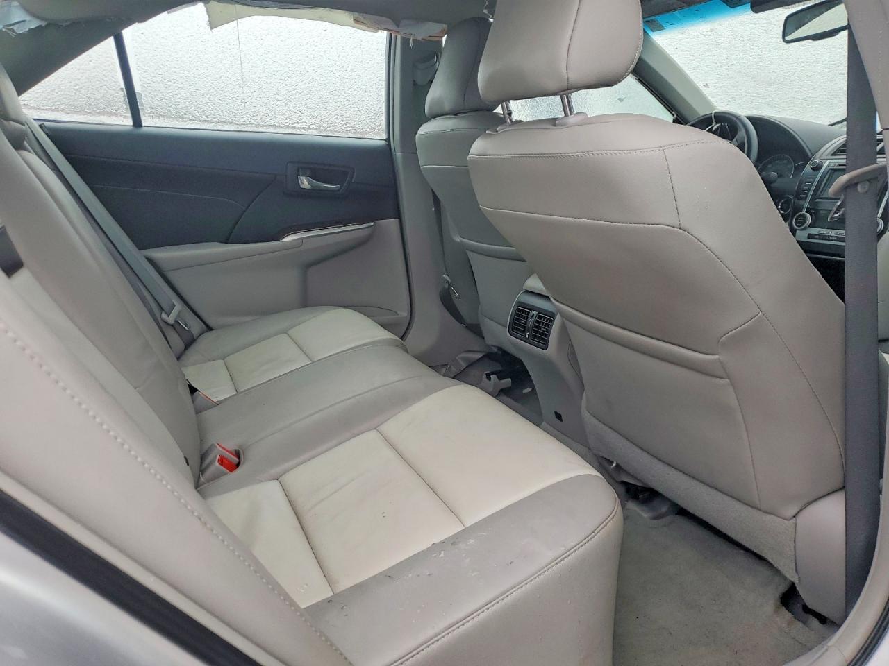 2014 TOYOTA CAMRY L photo 10