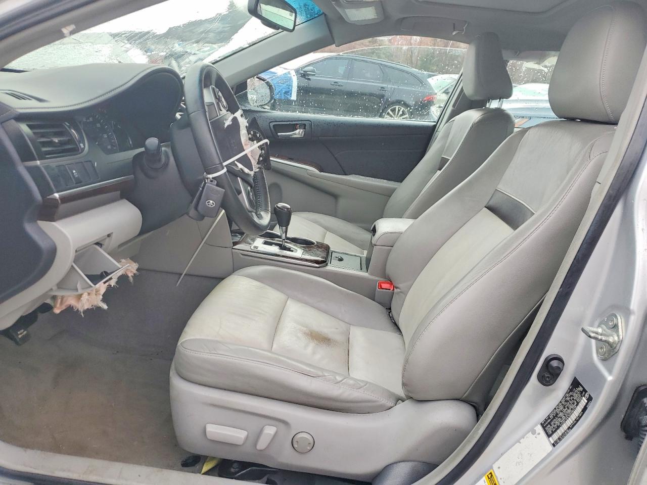 2014 TOYOTA CAMRY L photo 7