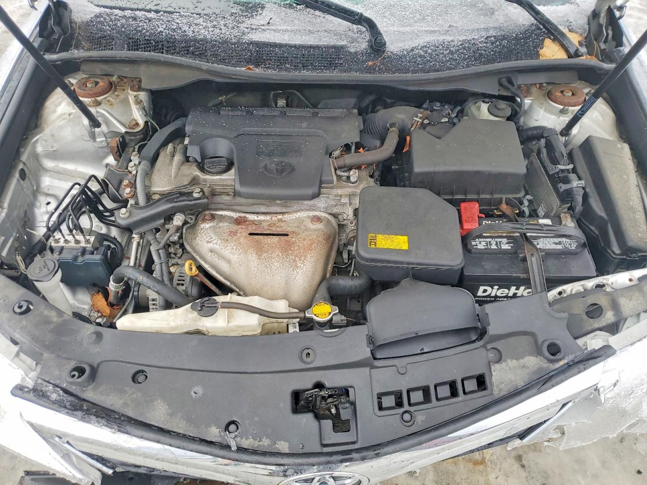 2014 TOYOTA CAMRY L photo 11