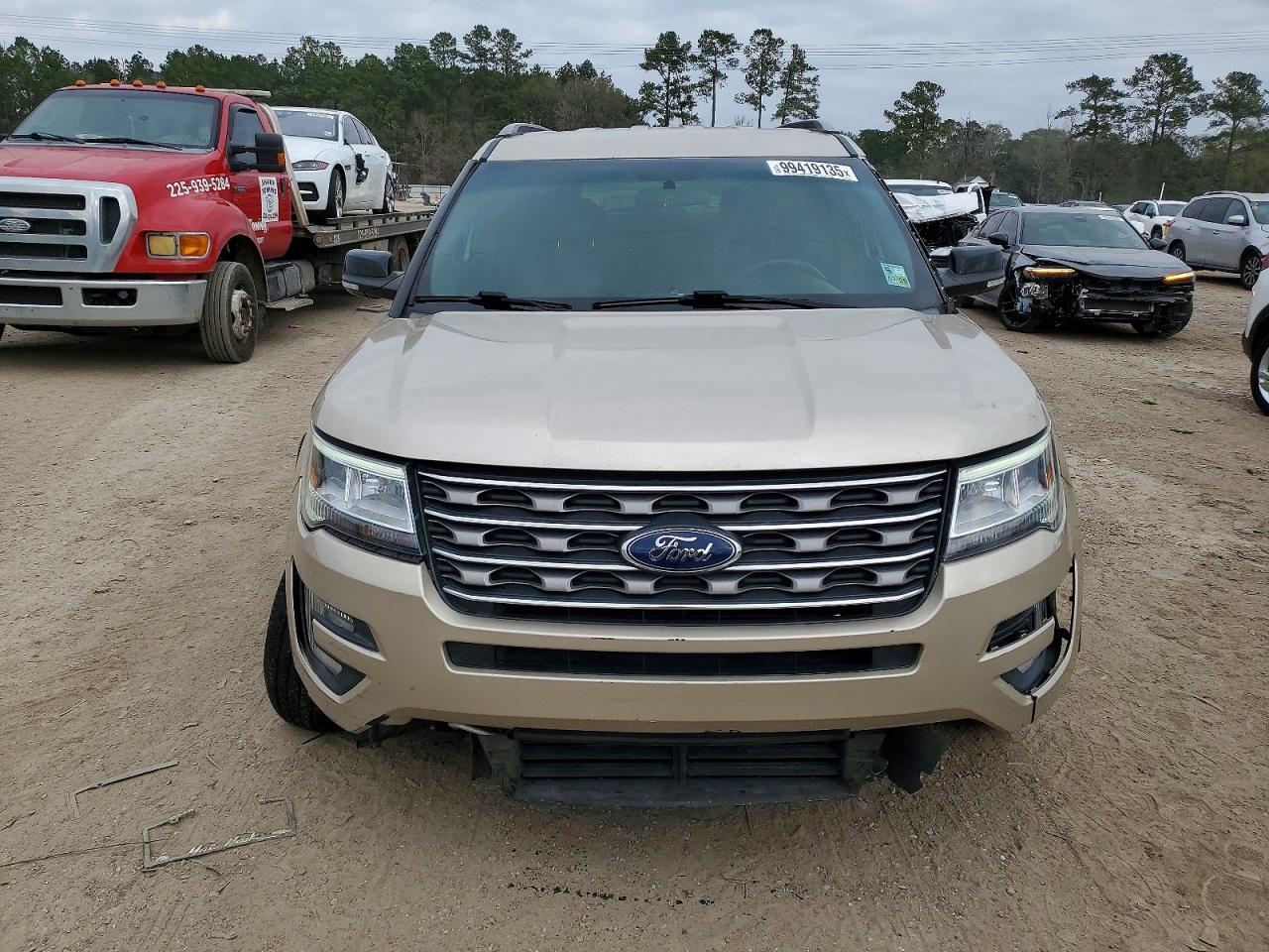 2017 FORD EXPLORER XLT photo 5