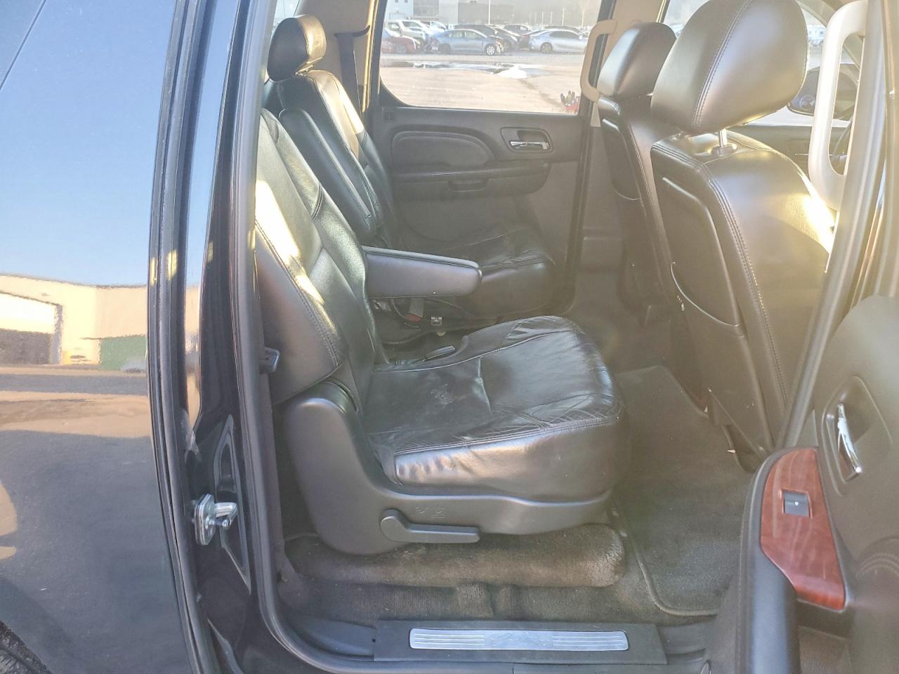 2010 CADILLAC ESCALADE ESV PREMIUM photo 10