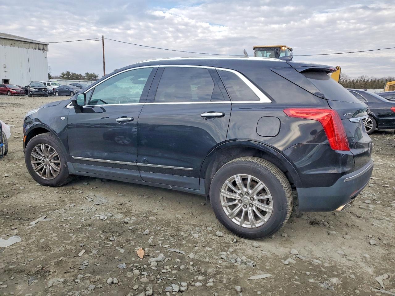 2019 CADILLAC XT5 photo 2
