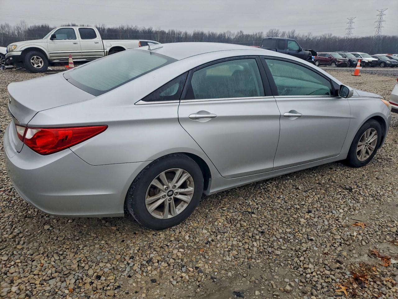 2013 HYUNDAI SONATA GLS photo 3