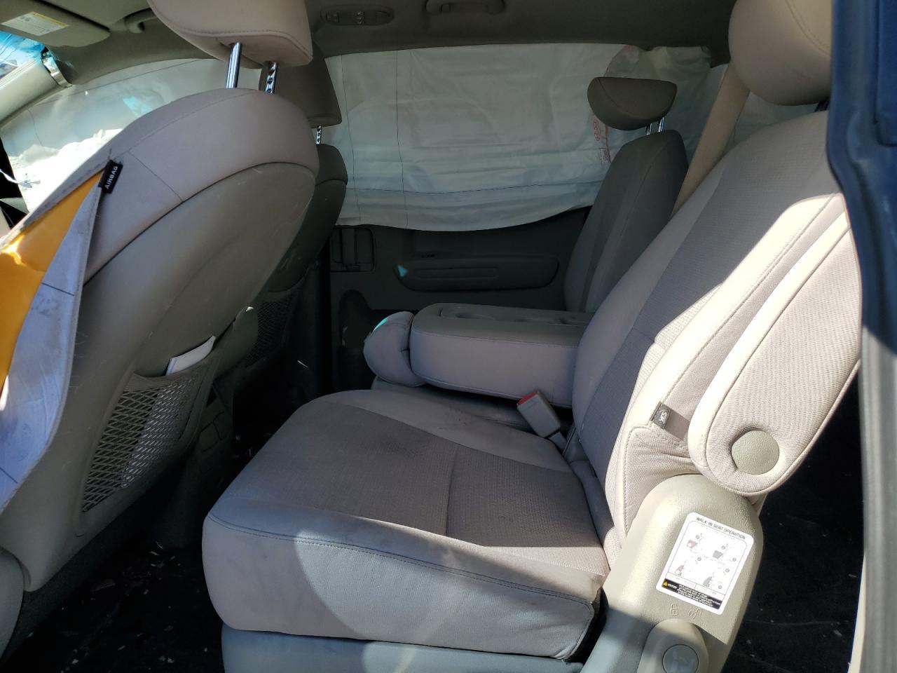 2016 KIA SEDONA LX photo 11