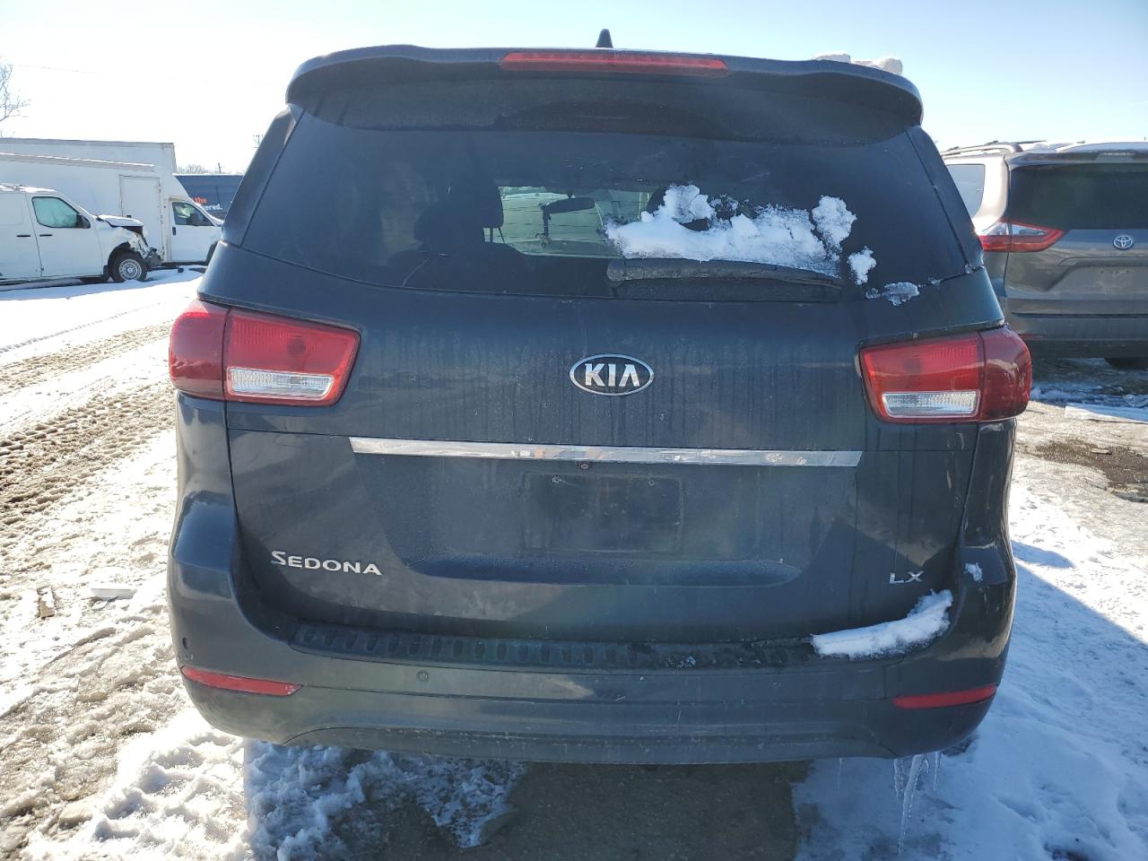 2016 KIA SEDONA LX photo 6
