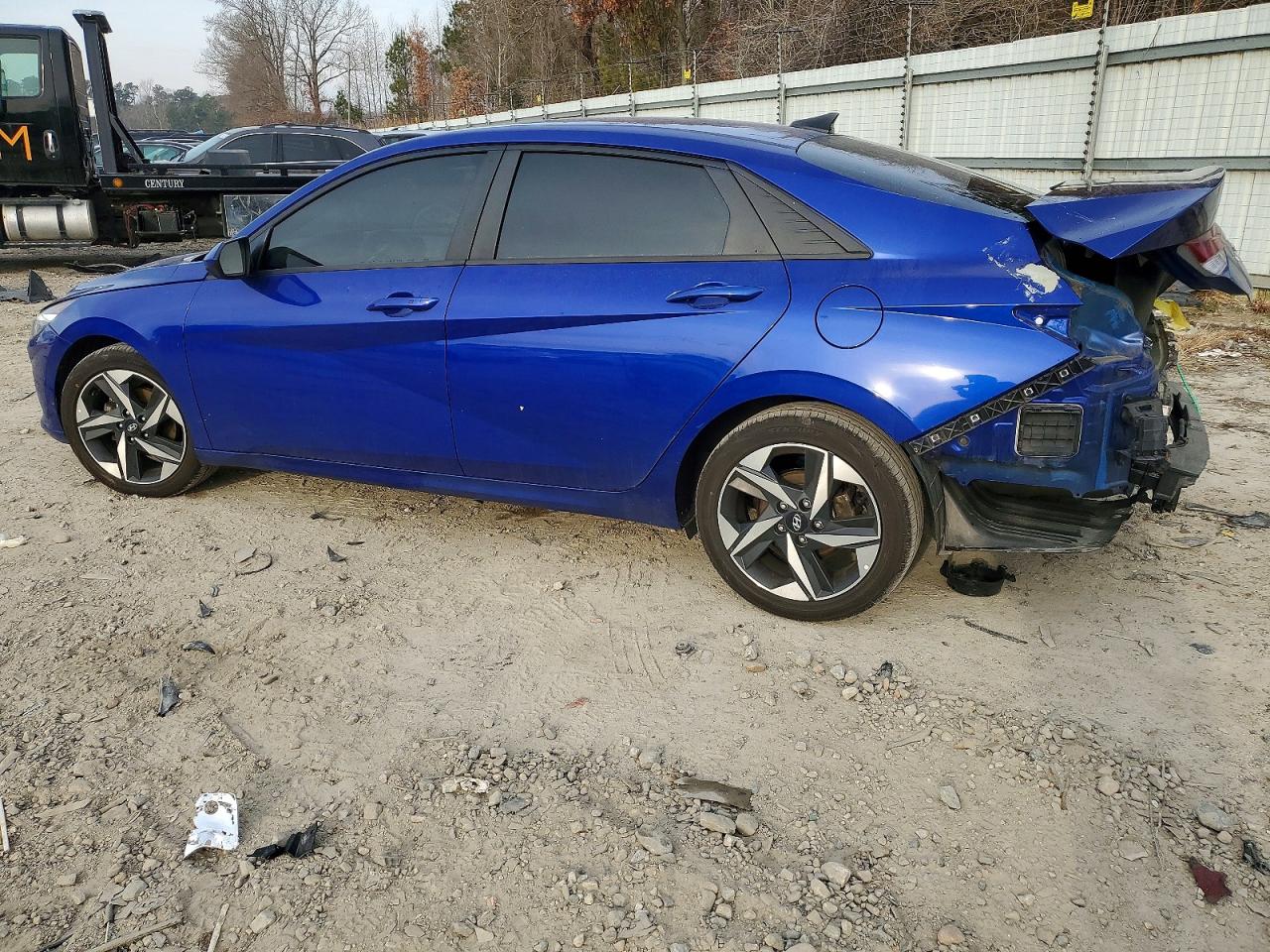 2023 HYUNDAI ELANTRA SEL photo 2
