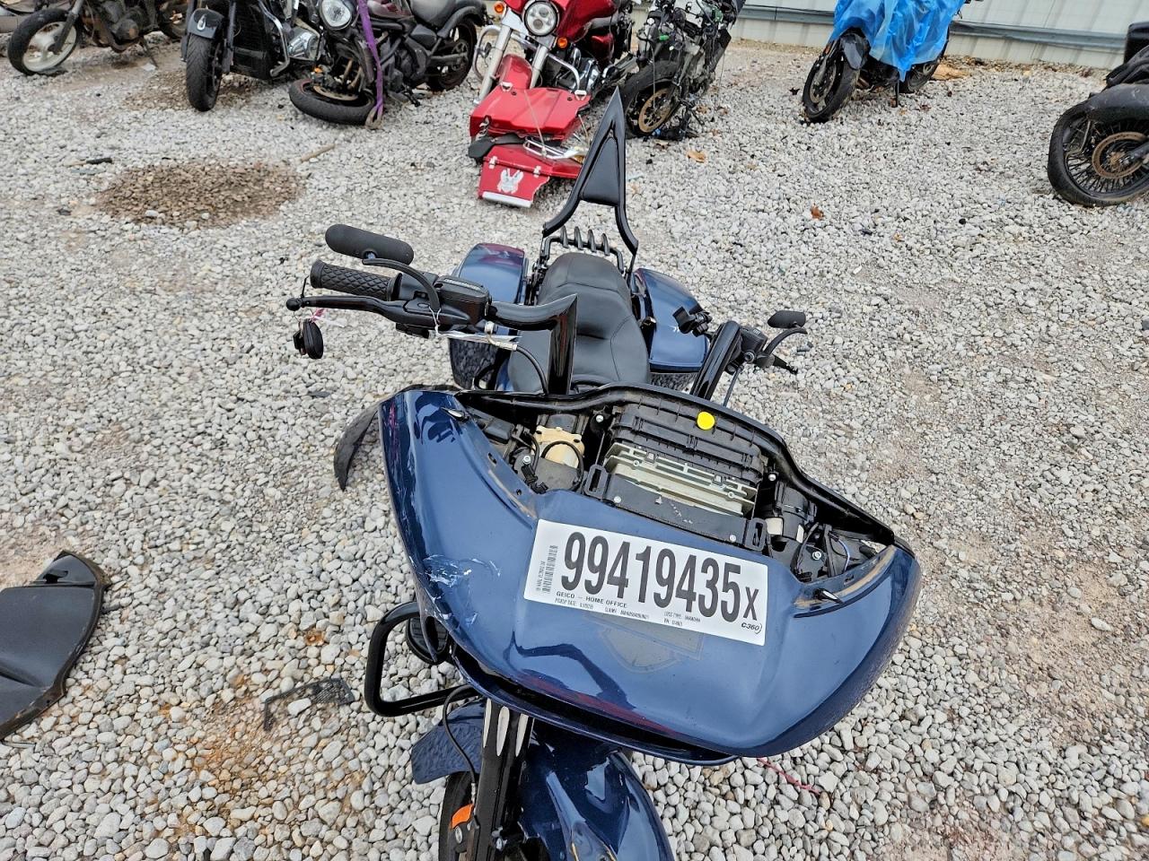 2019 HARLEY-DAVIDSON FLTRXS photo 5
