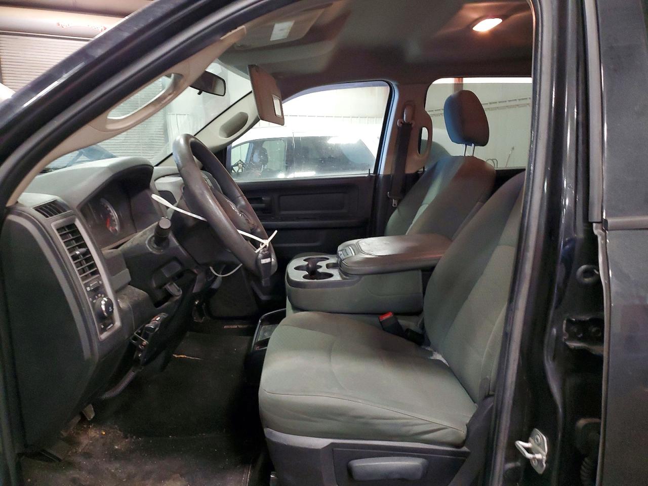 2015 RAM 1500 ST photo 7