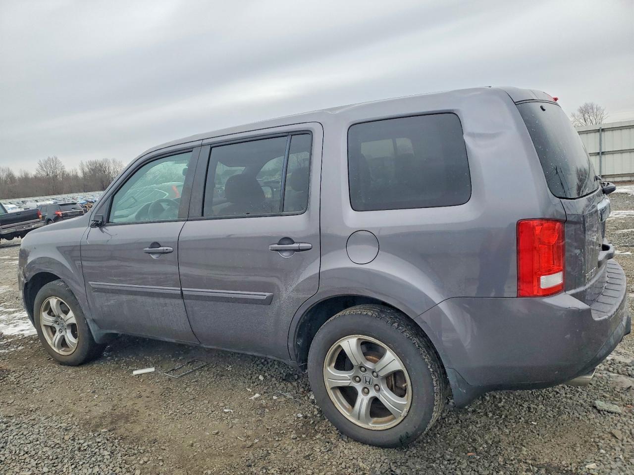 2015 HONDA PILOT EXL photo 2