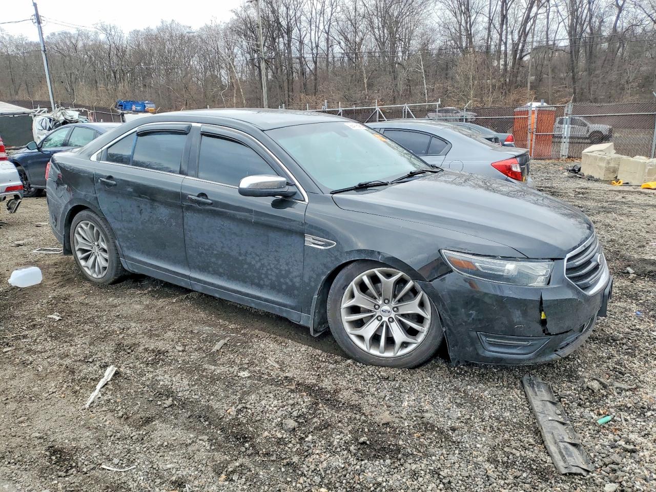 2015 FORD TAURUS LIMITED photo 4