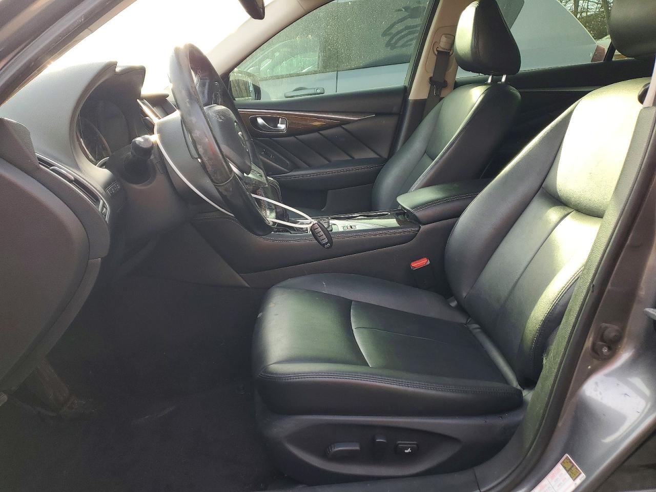 2018 INFINITI Q50 LUXE photo 7