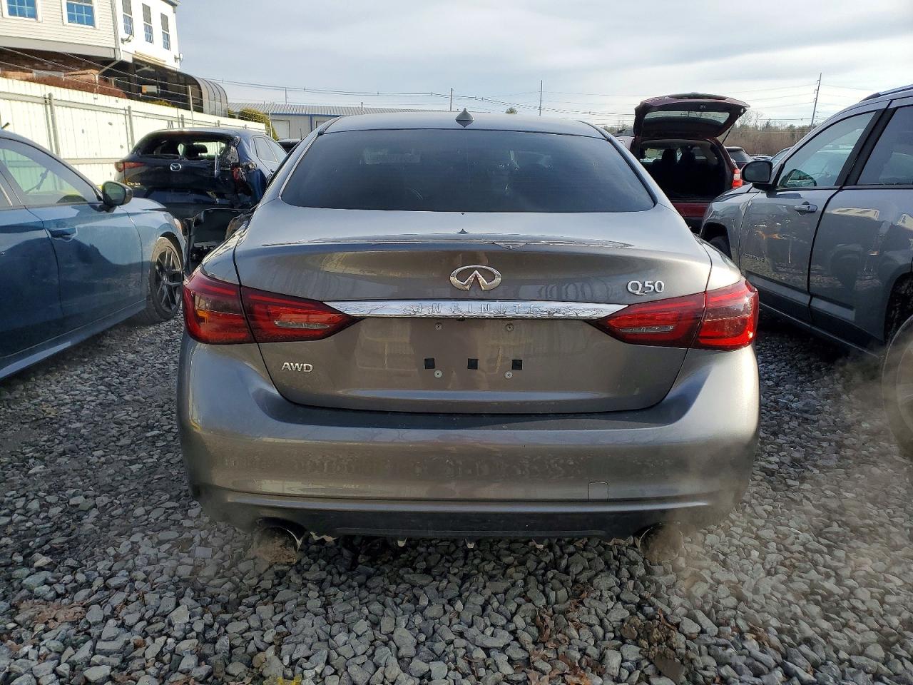 2018 INFINITI Q50 LUXE photo 6