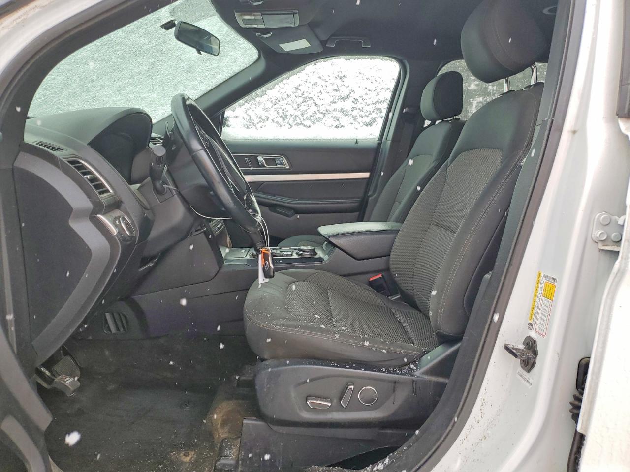 2017 FORD EXPLORER XLT photo 7