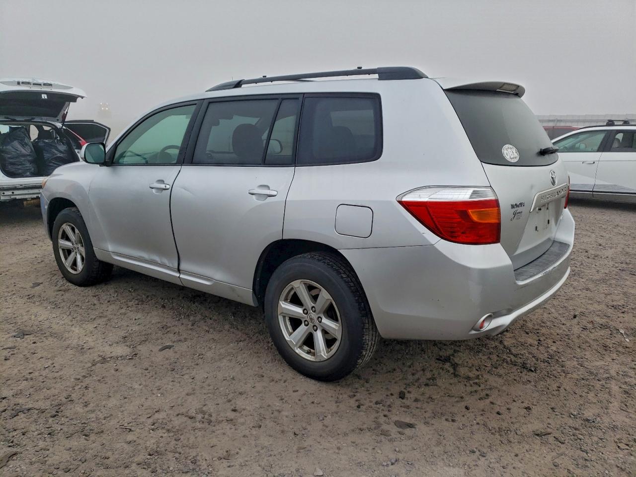 2009 TOYOTA HIGHLANDER photo 2