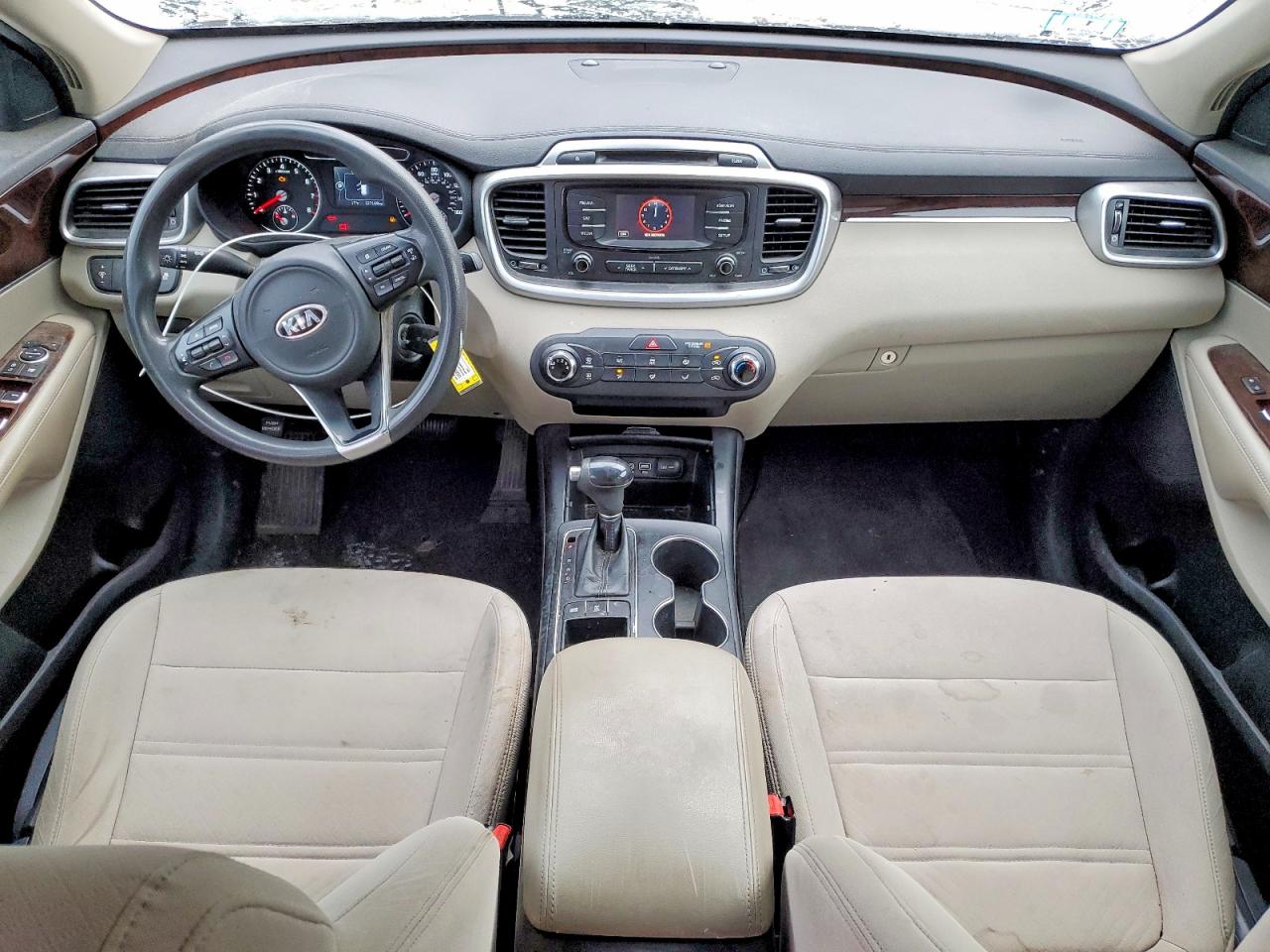 2016 KIA SORENTO LX photo 8