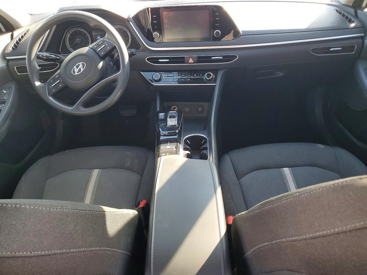 2020 HYUNDAI SONATA SE photo 8
