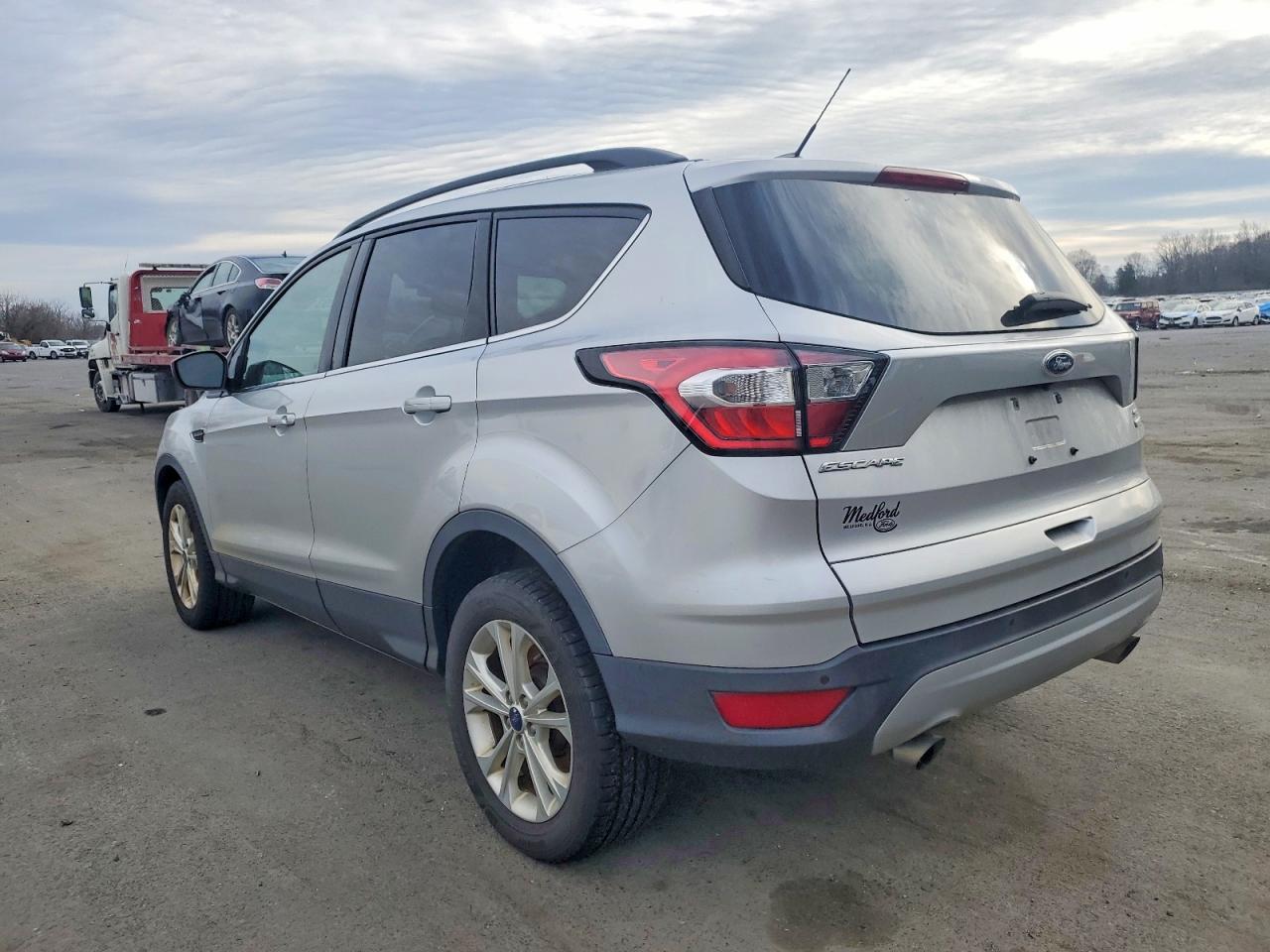 2017 FORD ESCAPE SE photo 2