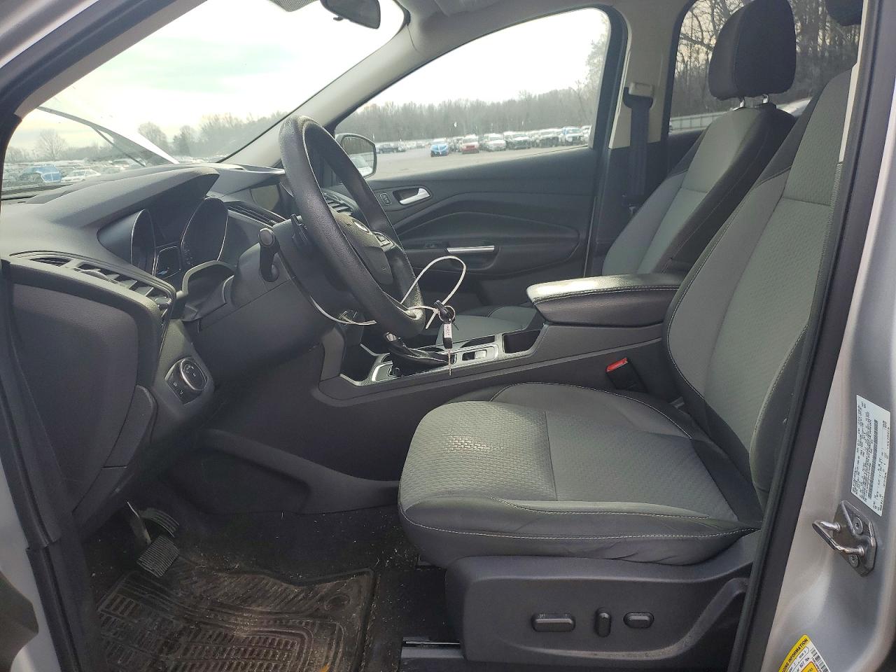 2017 FORD ESCAPE SE photo 7