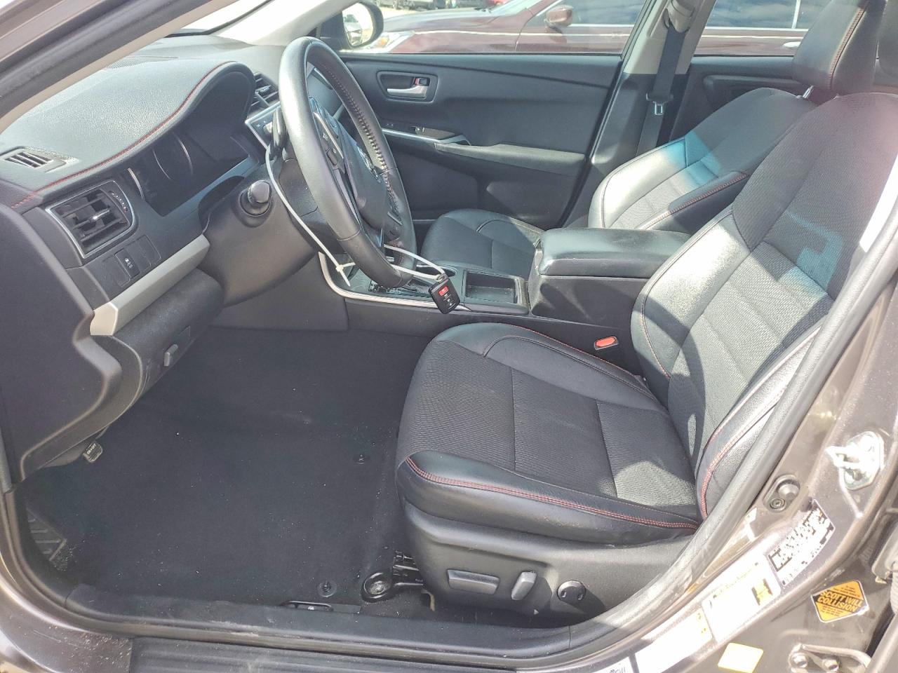 2017 TOYOTA CAMRY LE photo 7
