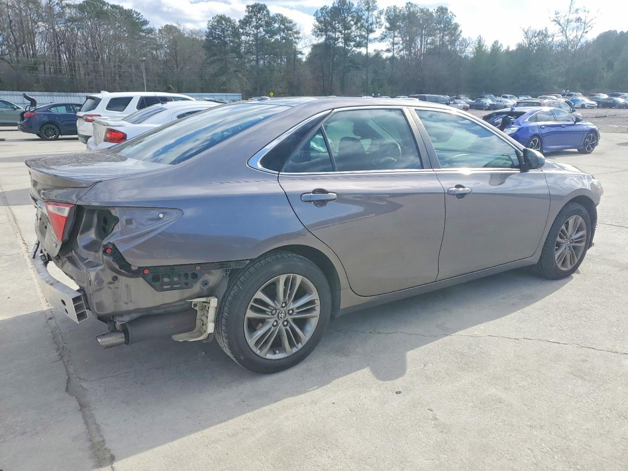 2017 TOYOTA CAMRY LE photo 3