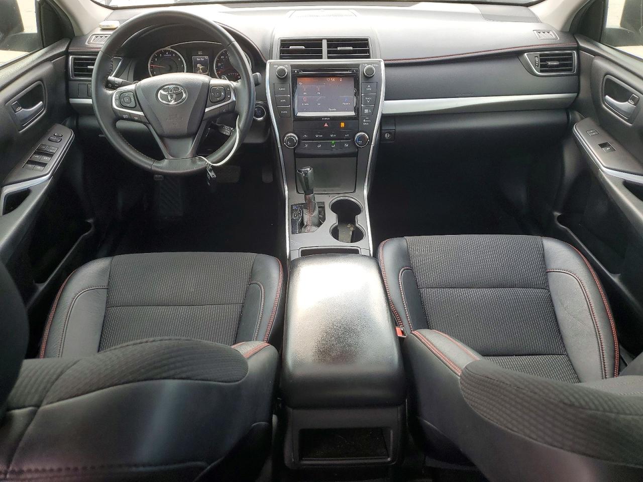2017 TOYOTA CAMRY LE photo 8