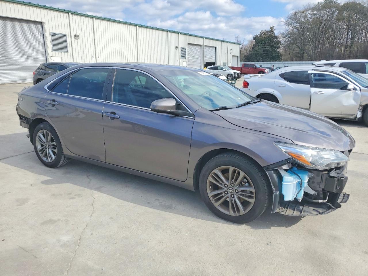 2017 TOYOTA CAMRY LE photo 4
